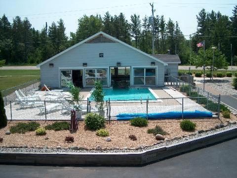 ماكيناو سيتي Sunrise Beach Motel المظهر الخارجي الصورة